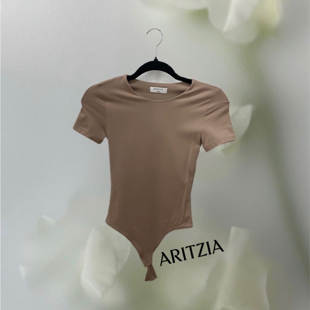 Aritzia - Babaton - Original Contour Crew Bodysuit